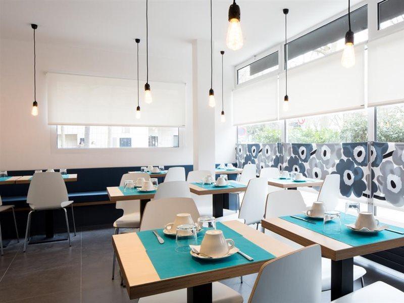 La Régence Hotel Courbevoie