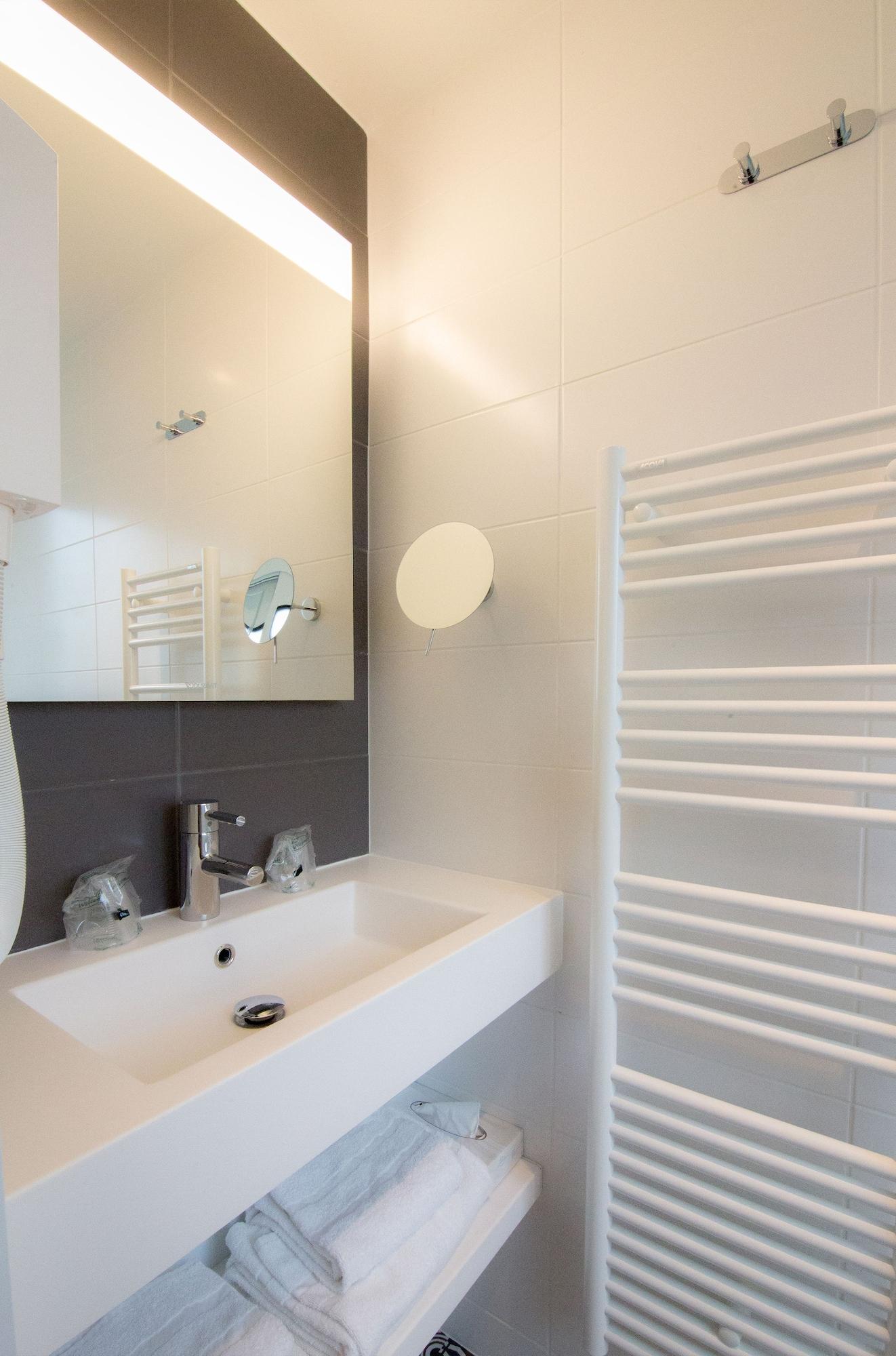 Hotel La Regence Courbevoie
