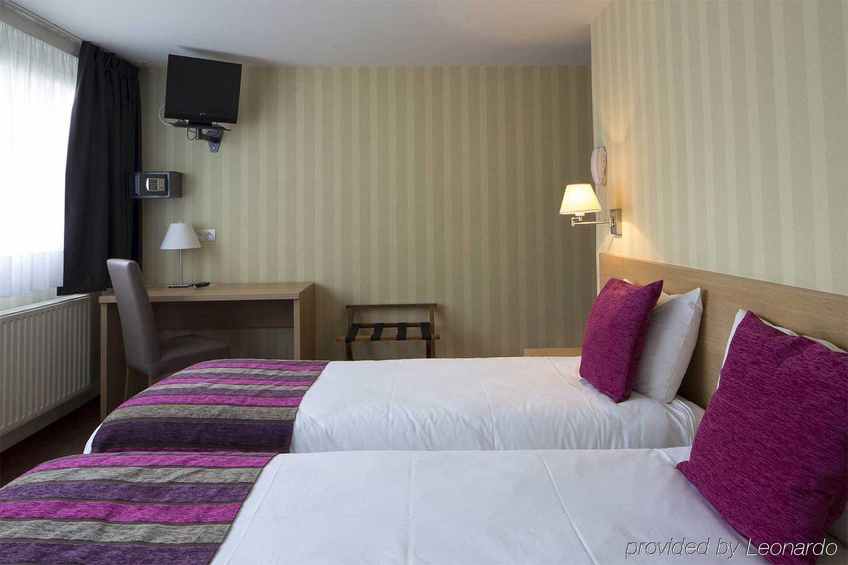 Hotel La Regence Courbevoie