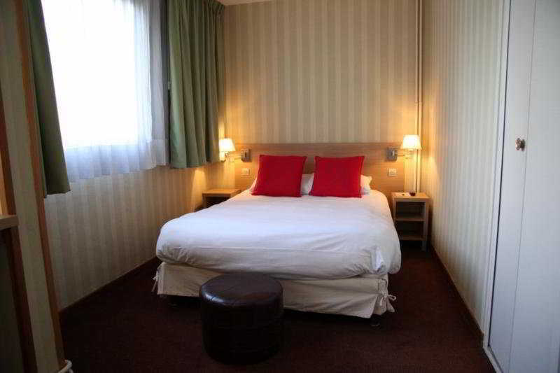 La Regence 3* Courbevoie