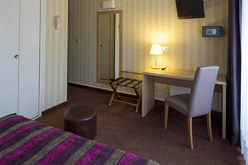 La Regence 3* Courbevoie